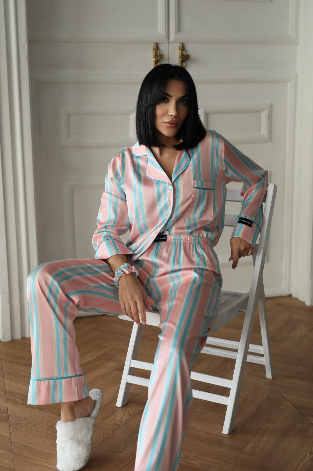 Satijnen Dames Pyjamaset- Luxe- Pyjama- Nachtkleding Gestreept- Maat