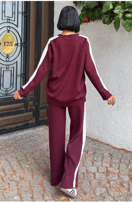 Comfortabele Gebreide Set Met Gestreepte Randen- Loungewear- Bordeauxrood Eén Maat