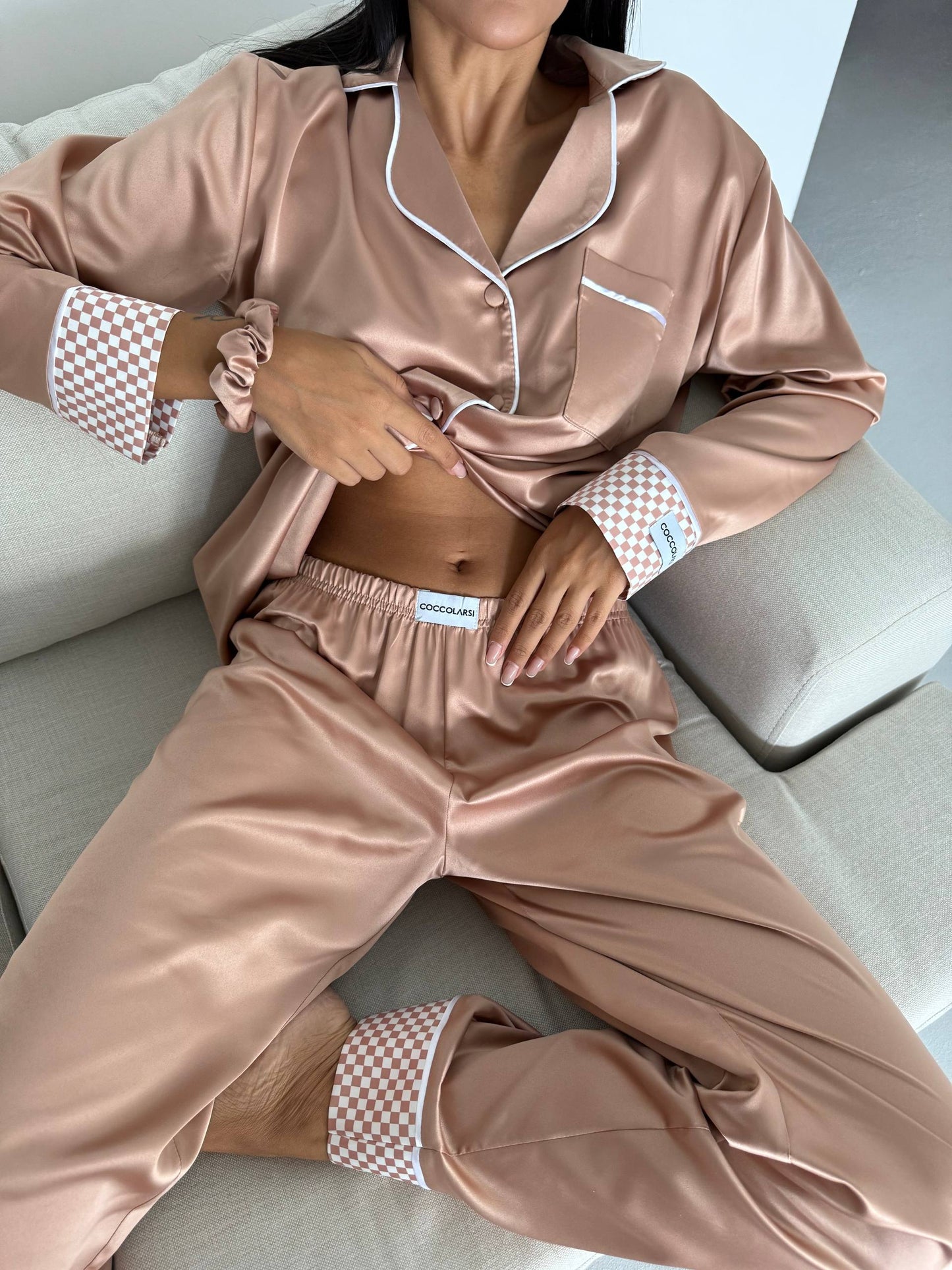 Satijnen- Luxe Pyjamaset- Pyjama- Nachtkleding Beige
