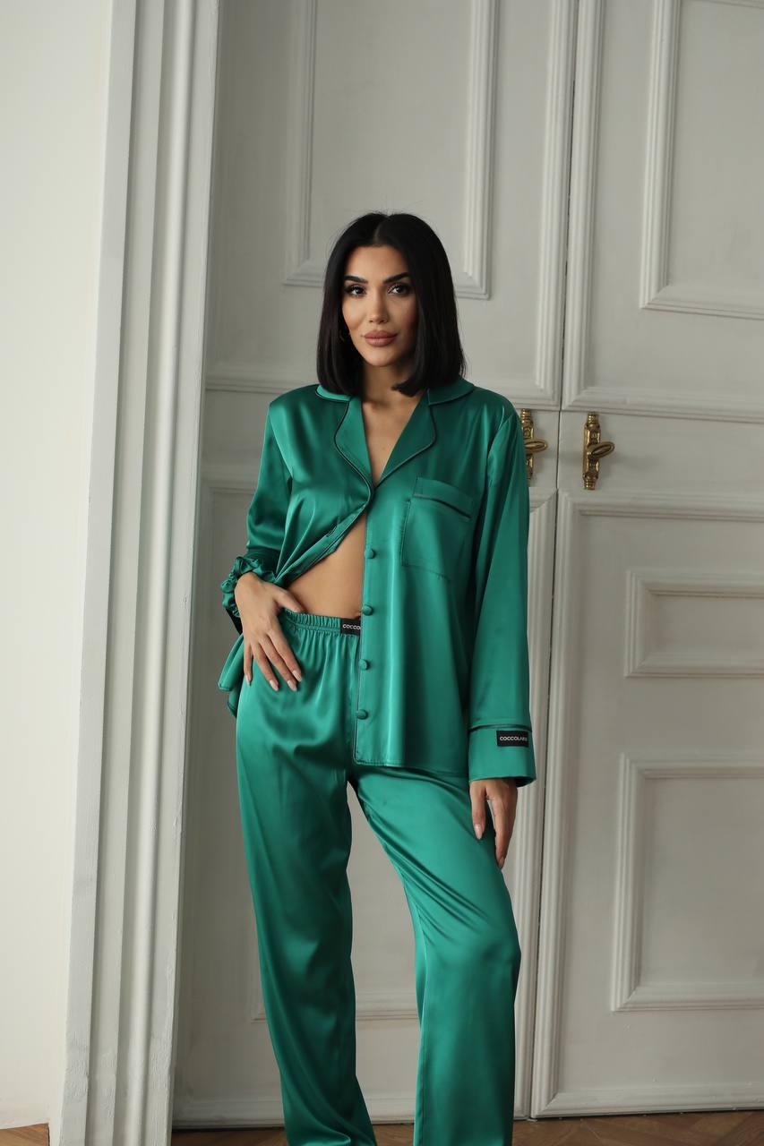 Elegante satijnen pyjamaset voor dames - luxe satijnen nachtkleding met scrunchie Smaragdgroen