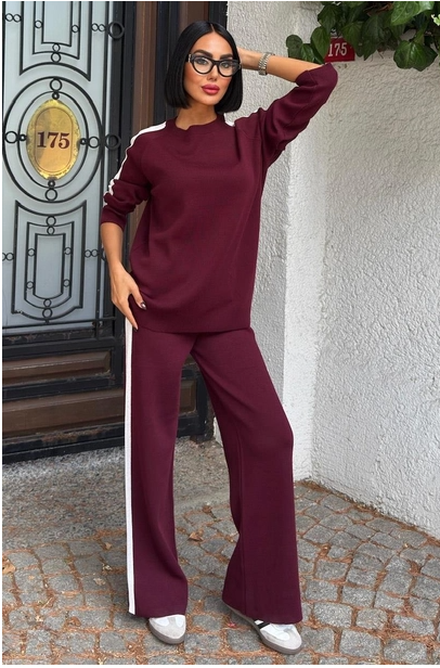 Comfortabele Gebreide Set Met Gestreepte Randen-  Loungewear- Bordeauxrood Eén Maat